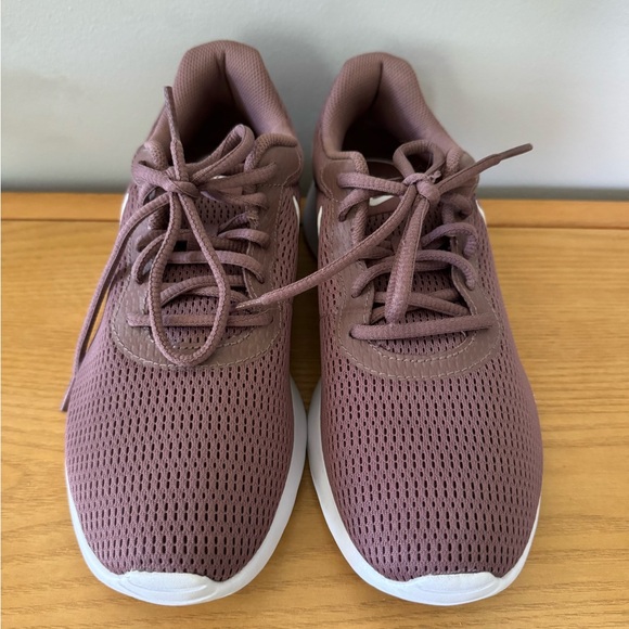 Nike Shoes - Picture 6 of 6